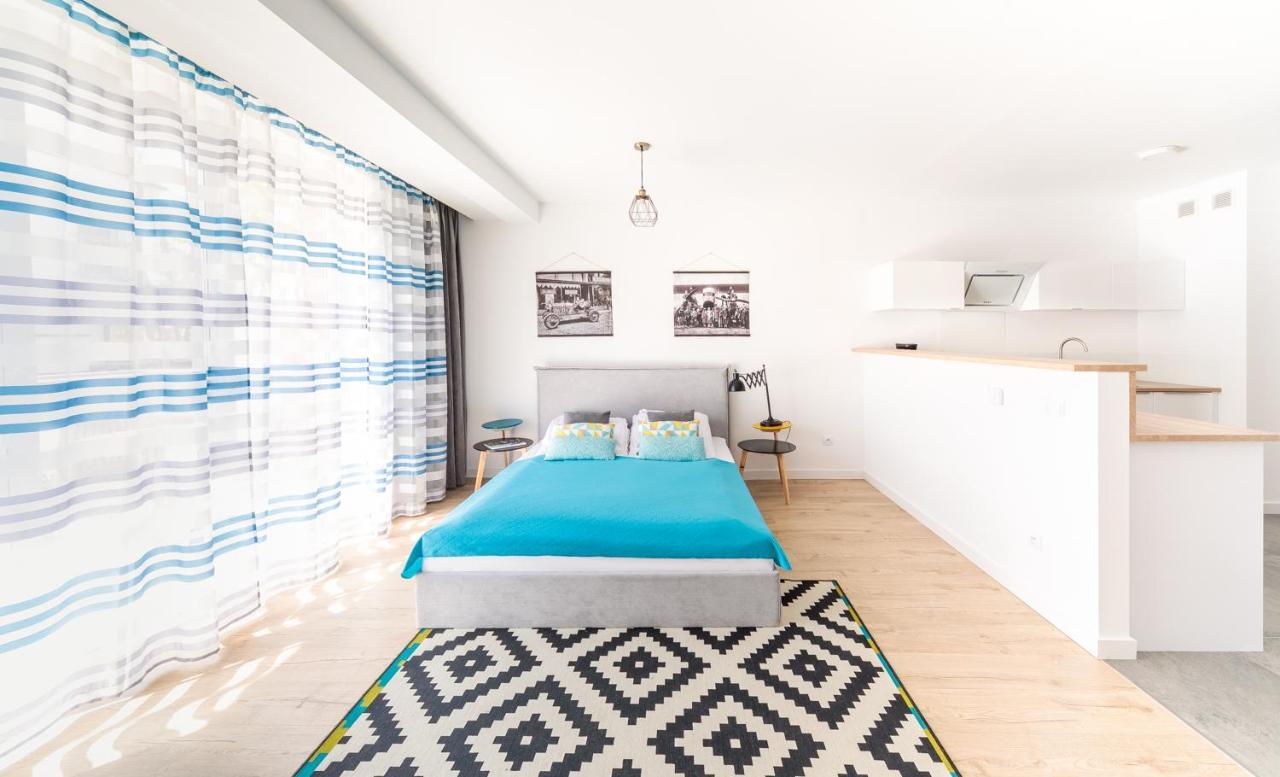 Raval - Light Blue